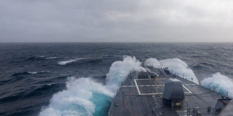 Στενά του Ορμούζ: Πετρέλαιο περνά, το Ιράν αποκλείεται